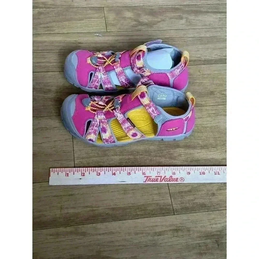 Keen Pink Seacamp II CNX Fisherman Water Hiking Sandals Big Girls Size 4 Shoes